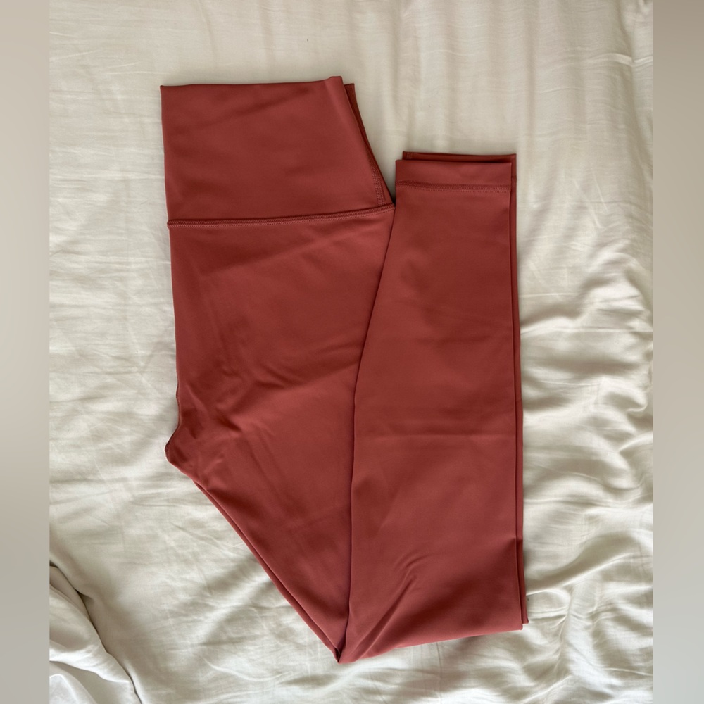 Lululemon wunder under mauve 28” inseam leggings, size 8